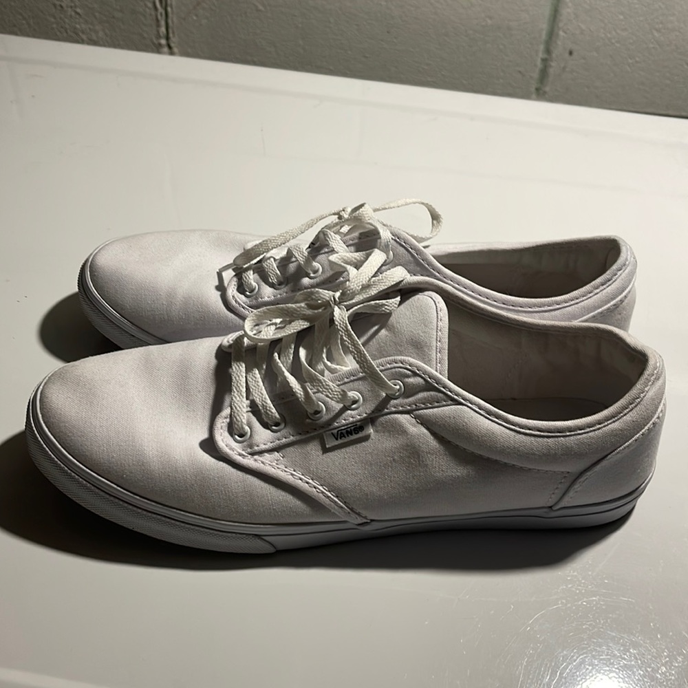 All white vans - Picture 2 of 3